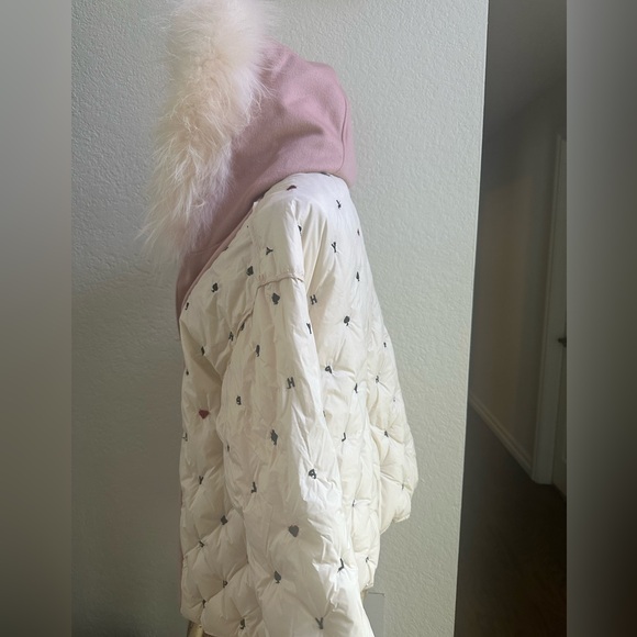 ❤️NWOT Down hooded puffer hply embroideredHPLY & hearts fox trim ? - Picture 2 of 10